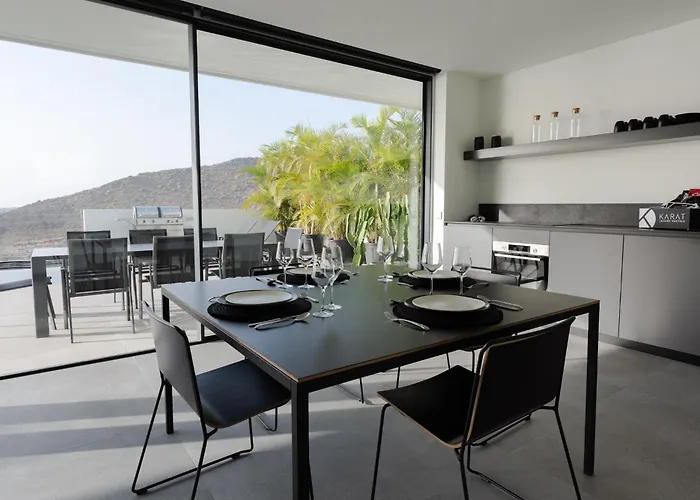 Karat Kai Torviscas *